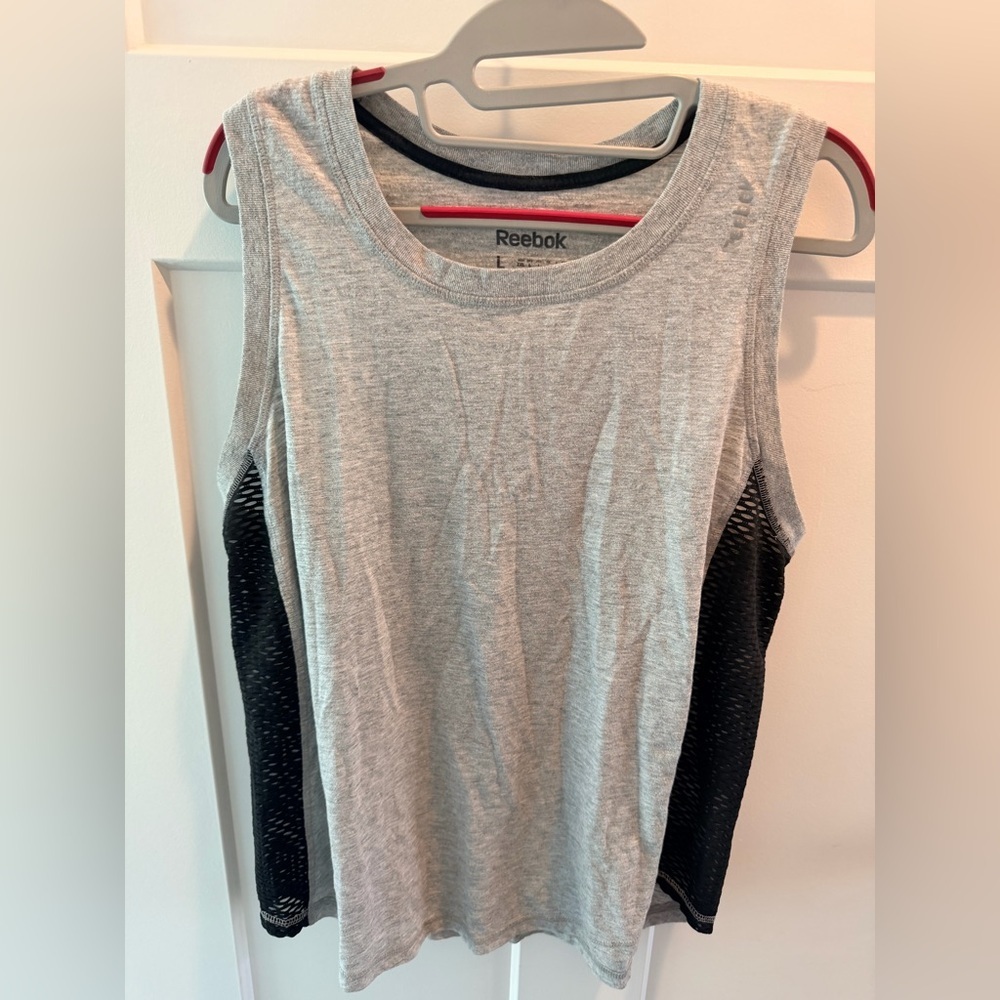 Reebok Gray Black Mesh Side Panel Sleeveless Athletic Tank Top Size Large